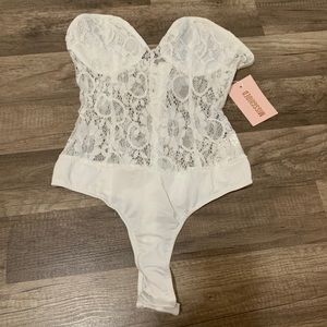 White lace missguuided bodysuit
